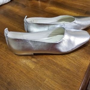 Franco Sarto Womens Vana Silver Casual Flats Size 7 Medium (B, M)